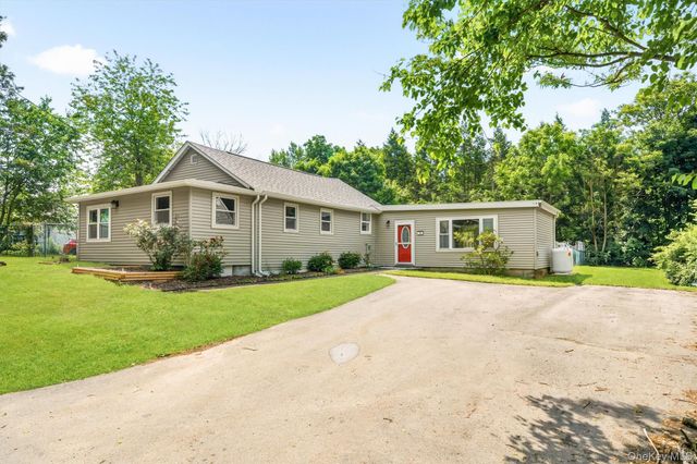 12 Dickerson Place, Florida, NY 10921