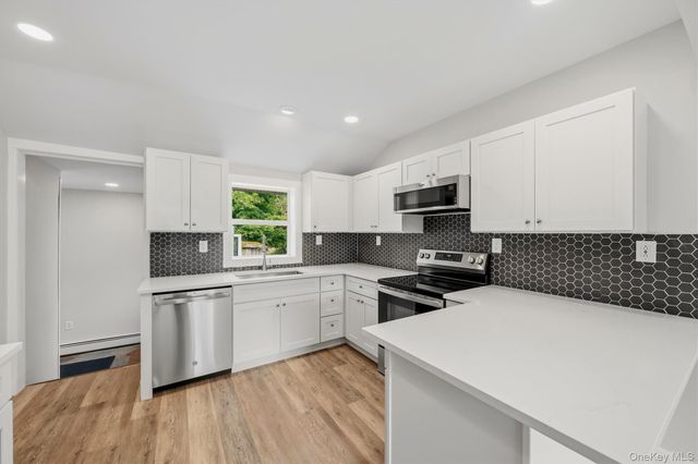 12 Dickerson Place, Florida, NY 10921