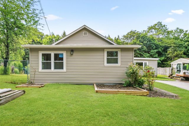 12 Dickerson Place, Florida, NY 10921