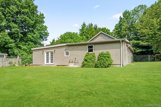 12 Dickerson Place, Florida, NY 10921