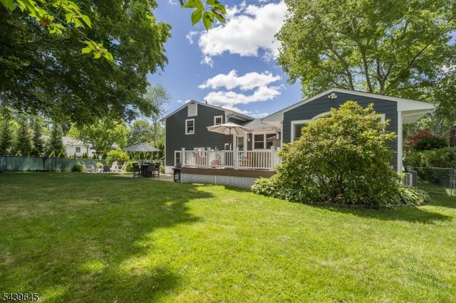 6 Woodbine Cir, New Providence Boro, NJ 07974