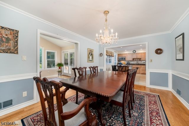 6 Woodbine Cir, New Providence Boro, NJ 07974