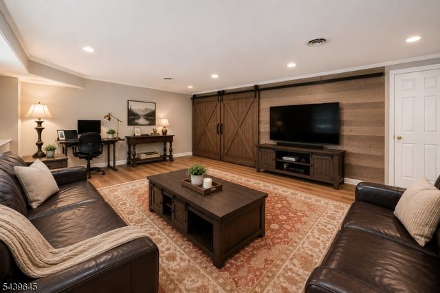 6 Woodbine Cir, New Providence Boro, NJ 07974