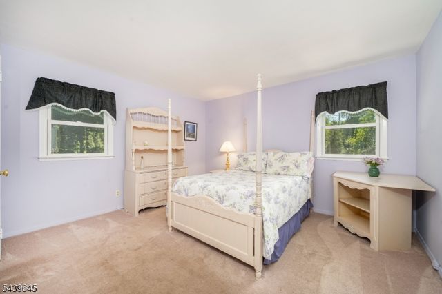 6 Woodbine Cir, New Providence Boro, NJ 07974