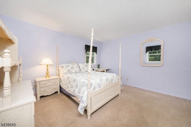 6 Woodbine Cir, New Providence Boro, NJ 07974