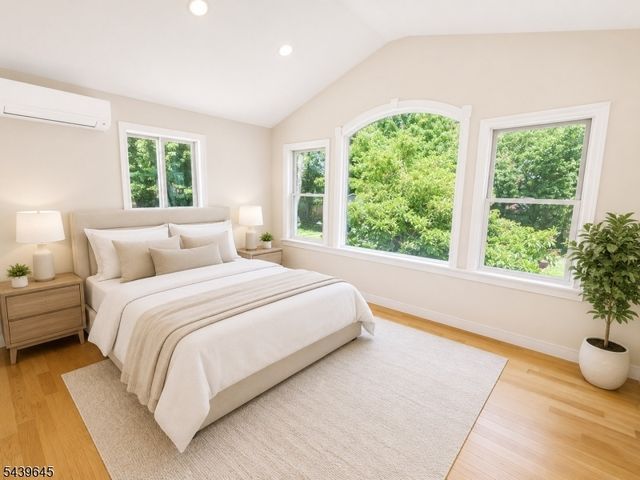 6 Woodbine Cir, New Providence Boro, NJ 07974