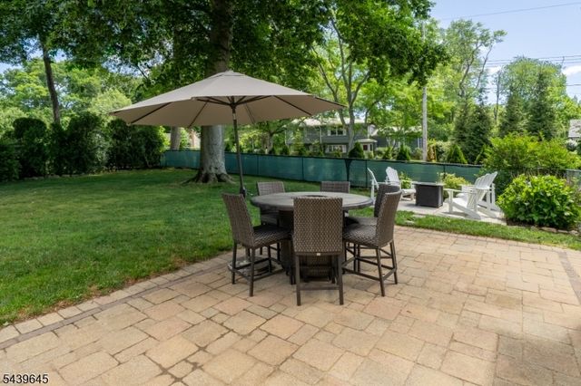 6 Woodbine Cir, New Providence Boro, NJ 07974