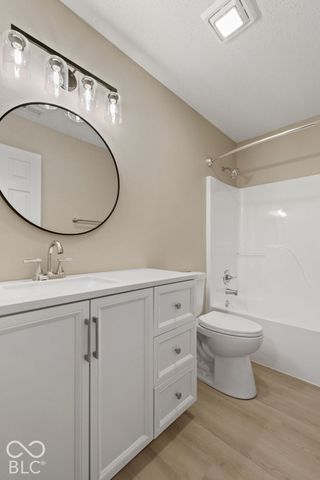 9904 Comb Run Court, Avon, IN 46123