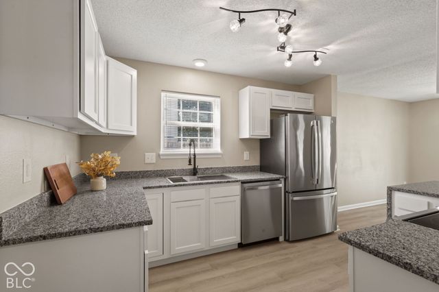 9904 Comb Run Court, Avon, IN 46123