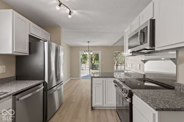 9904 Comb Run Court, Avon, IN 46123