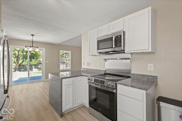 9904 Comb Run Court, Avon, IN 46123
