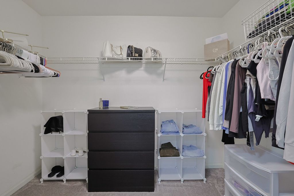 Image 21 of property listing at 875 Golf Course Road 2, Crystal Lake, IL 60014