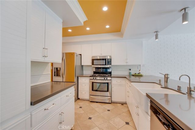 24722 Via Madera, Calabasas, CA 91302