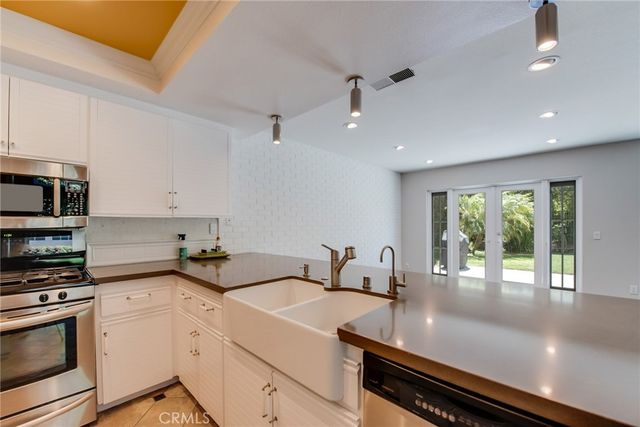 24722 Via Madera, Calabasas, CA 91302