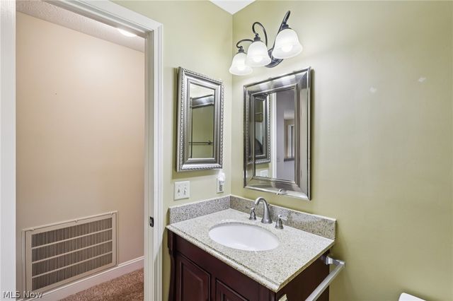 1071 N Jefferson Street B, Medina, OH 44256