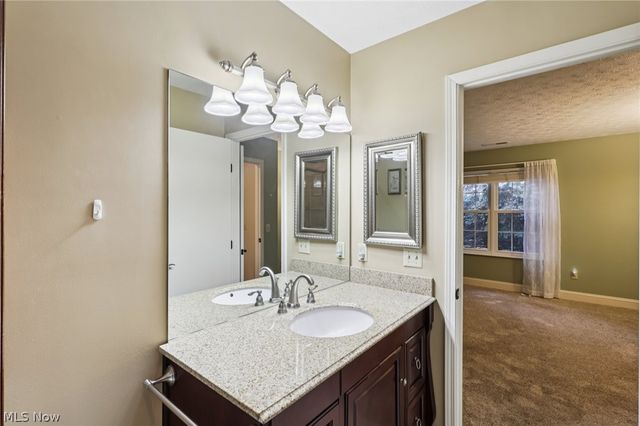 1071 N Jefferson Street B, Medina, OH 44256