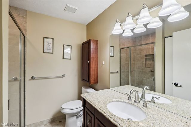 1071 N Jefferson Street B, Medina, OH 44256