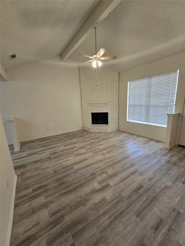 837 W Wintergreen Road W, Lancaster, TX 75134