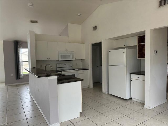 2132 SW 15th ST, Cape Coral, FL 33991