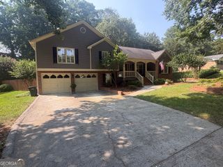 2759 Lanier Drive, Snellville, GA 30078