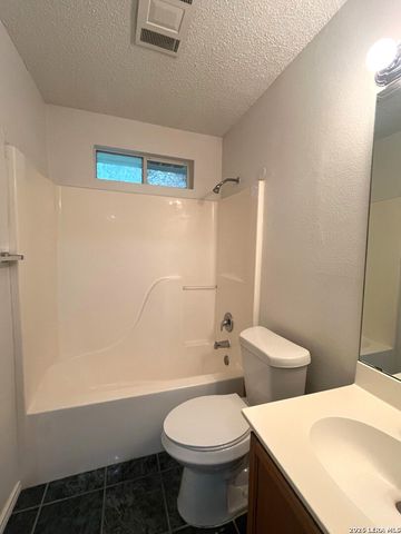 1918 Summerwood Dr, San Antonio, TX 78232