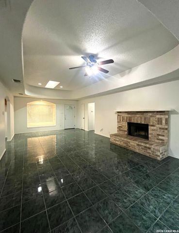 1918 Summerwood Dr, San Antonio, TX 78232