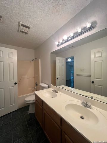 1918 Summerwood Dr, San Antonio, TX 78232