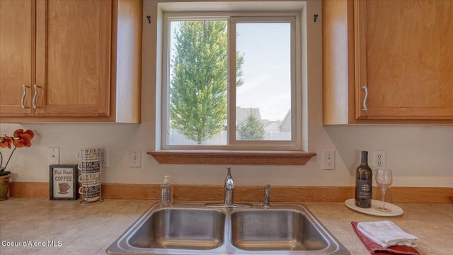 2416 N Mackenzie DR, Post Falls, ID 83854