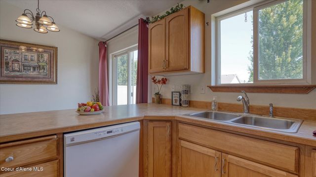 2416 N Mackenzie DR, Post Falls, ID 83854