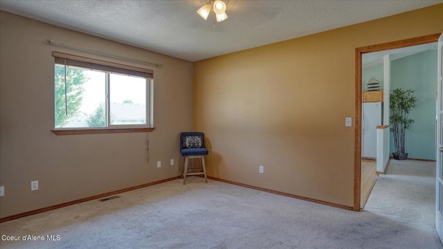 2416 N Mackenzie DR, Post Falls, ID 83854