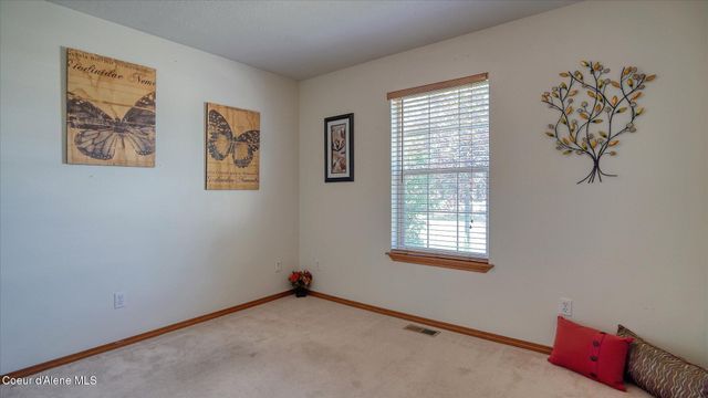 2416 N Mackenzie DR, Post Falls, ID 83854