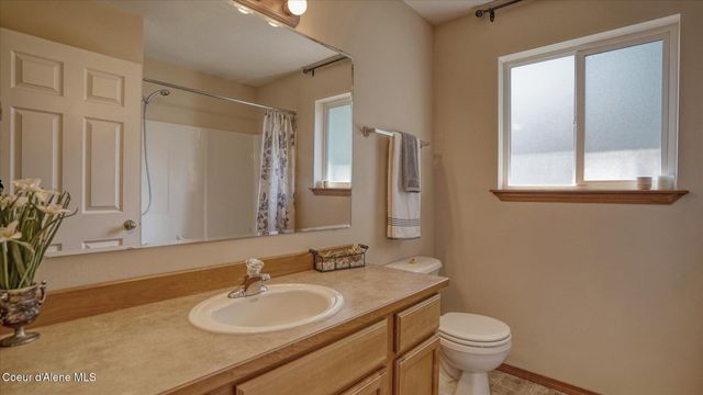 2416 N Mackenzie DR, Post Falls, ID 83854