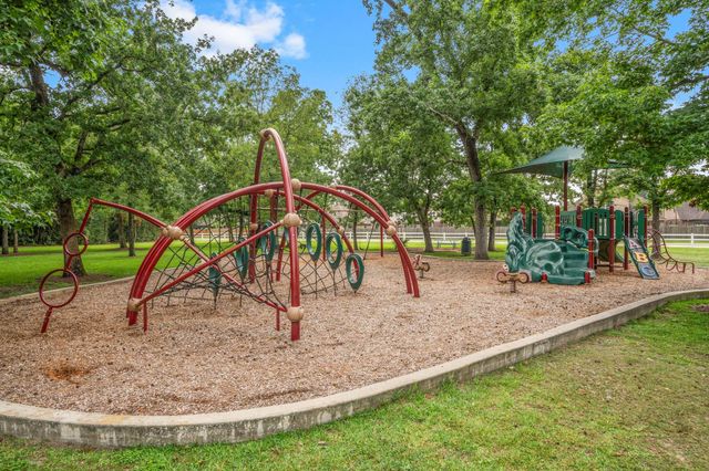 9034 Centennial Drive, Conroe, TX 77384