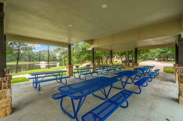 9034 Centennial Drive, Conroe, TX 77384