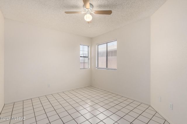 1608 W Mulholland Court, Tucson, AZ 85746