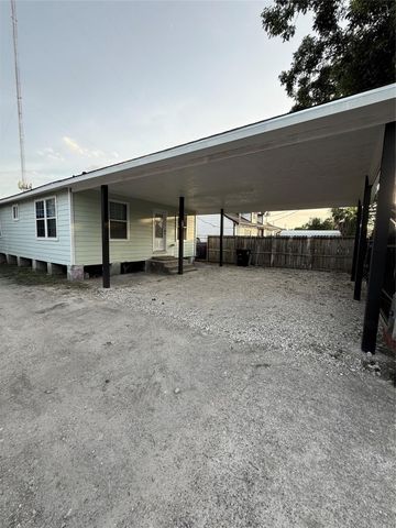 2626 1/2 Ivy Street, Houston, TX 77026