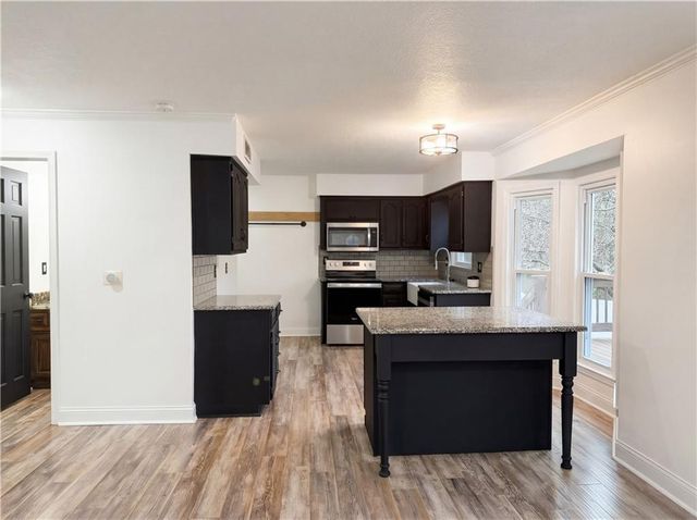 3345 Lake Shore Drive, Blue Springs, MO 64014