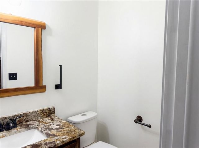 3345 Lake Shore Drive, Blue Springs, MO 64014