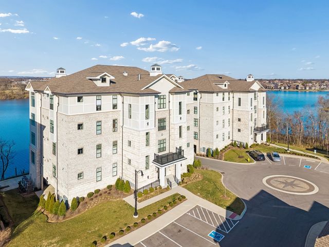 1024 Club View Dr Unit D202, Gallatin, TN 37066