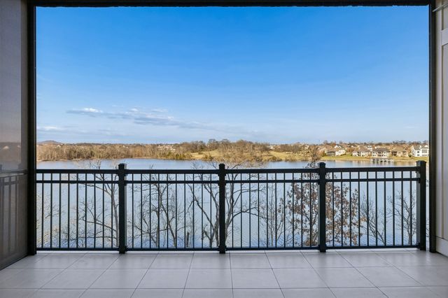 1024 Club View Dr Unit D202, Gallatin, TN 37066