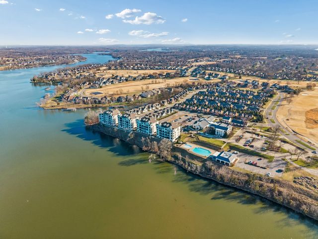 1024 Club View Dr Unit D202, Gallatin, TN 37066