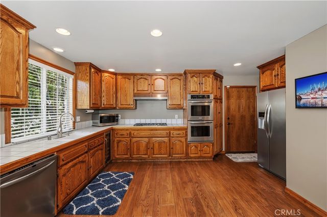 27392 Peninsula Drive, Lake Arrowhead, CA 92352