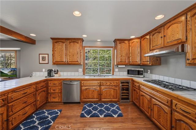 27392 Peninsula Drive, Lake Arrowhead, CA 92352