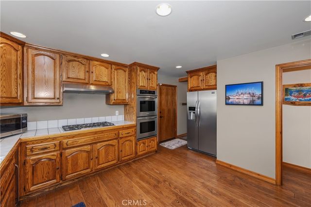 27392 Peninsula Drive, Lake Arrowhead, CA 92352