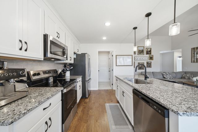 753 Gleason Dr, Clarksville, TN 37042