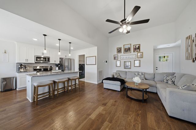 753 Gleason Dr, Clarksville, TN 37042