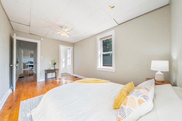 1420 S DIVISION STREET, New London, WI 54961