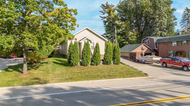 1420 S DIVISION STREET, New London, WI 54961