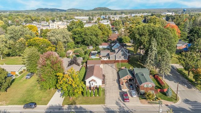 1420 S DIVISION STREET, New London, WI 54961
