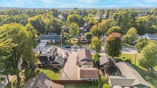 1420 S DIVISION STREET, New London, WI 54961